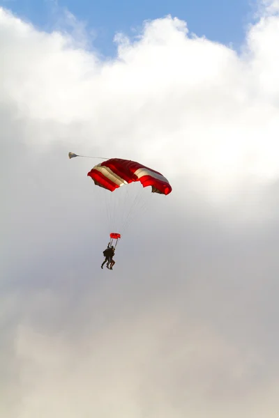 Skydiver Paraquedas Abertos — Fotografia de Stock