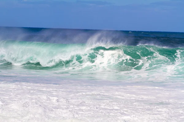 Enormes conjuntos de ondas em Oahu — Fotografia de Stock