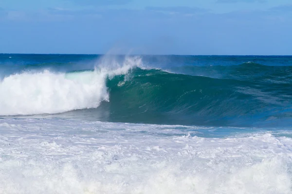 Enormes conjuntos de ondas em Oahu — Fotografia de Stock