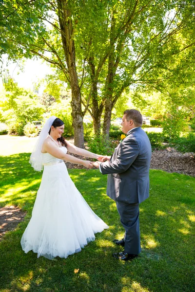 Novia y novio día de la boda — Foto de Stock