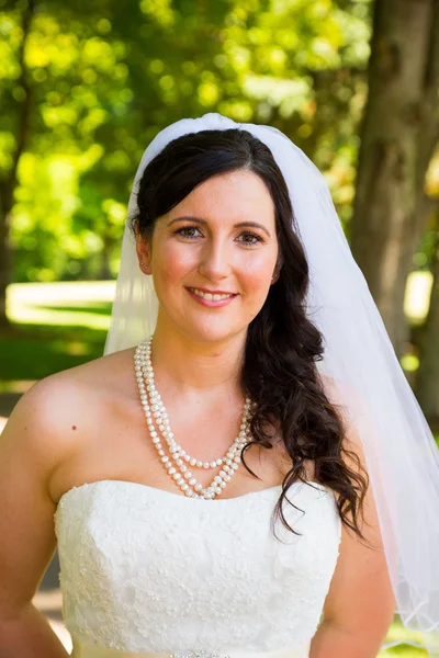 Beautiful Bride Portraits Outdoors — Stock Photo, Image