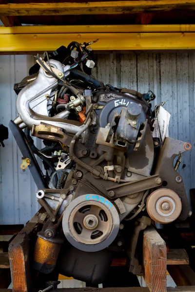 Автоматический ремонт двигателей — стоковое фото