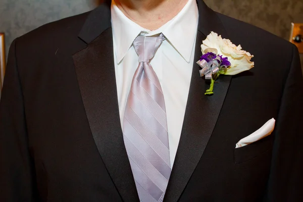 Brudgummens smoking klädsel — Stockfoto