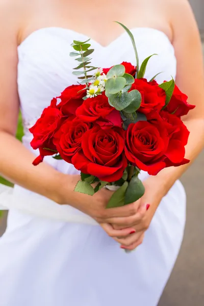 Bride Holding Bouquet Flowers — Stock Photo, Image