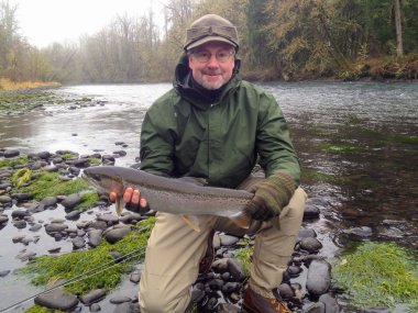 steelhead ile sinek balıkçı