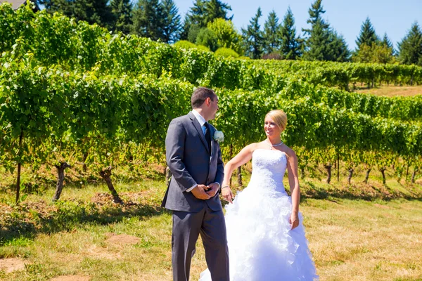 Sposa e sposo primo sguardo — Foto Stock