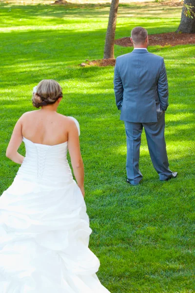 Bride Groom First Look — Stock Photo, Image