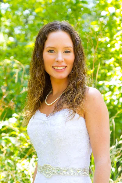 Beautiful Bride in Wedding Dress — Stock Photo, Image