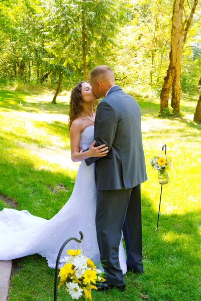 Bride and Groom First Look Moment — Stock Photo, Image