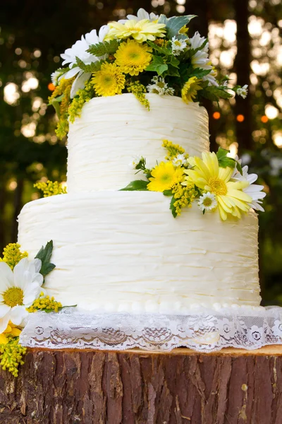 Détail de gâteau de mariage blanc — Photo