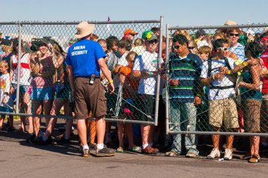 Kapı girişi oluşturma, Batı 2006