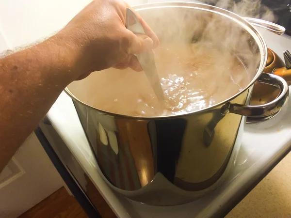 Homebrew Beer Making — Stockfoto