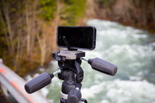 Manfrotto klyp Objektiv und Stativsystem für iPhone — Stockfoto