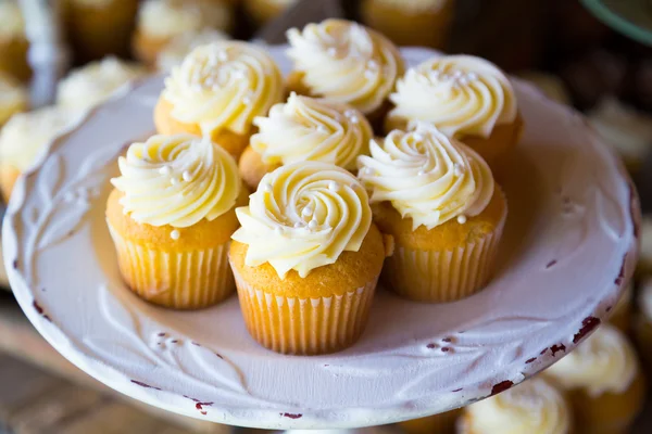 Bruiloft receptie cupcakes — Stockfoto