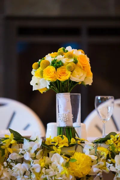 Buquê de casamento da noiva — Fotografia de Stock