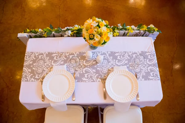 Mr and Mrs Bride and Groom Wedding Table — Stock Photo, Image