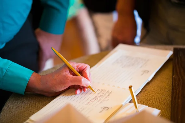 Firma del libro de visitas — Foto de Stock