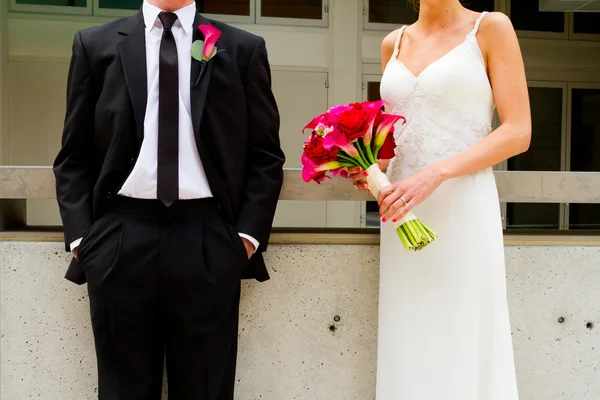 Novia y novio juntos en el día de la boda —  Fotos de Stock