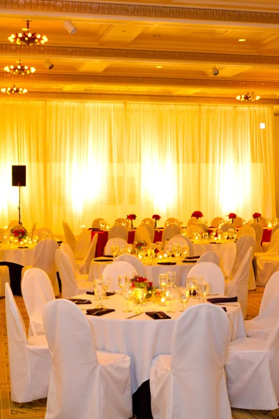 Mesas y sillas de recepción de boda — Foto de Stock