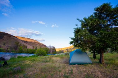 Nehir yüzen kamp alt Deschutes nehir Oregon
