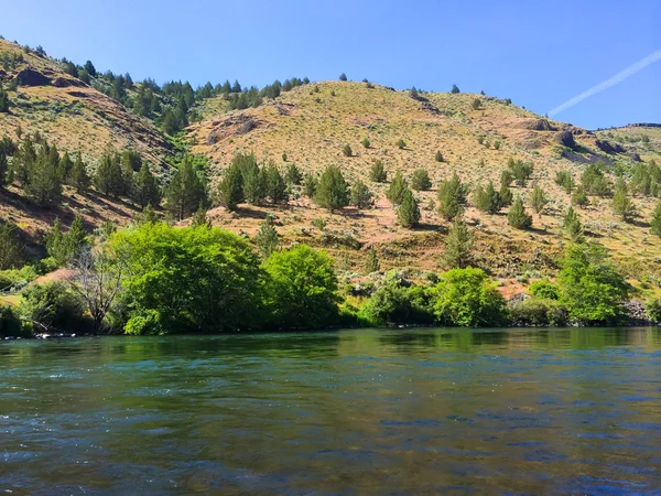 オレゴン州デシューツ川の低 — ストック写真