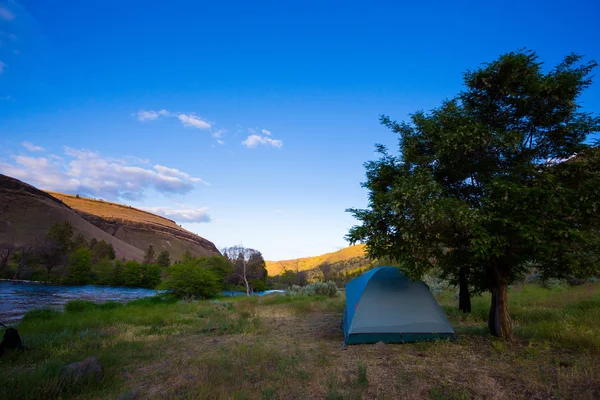 Río flotar Camping bajo río Deschutes Oregon —  Fotos de Stock