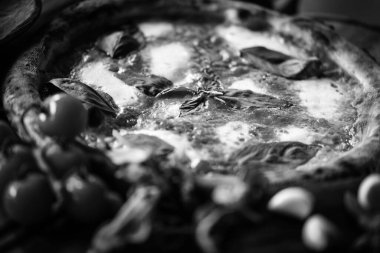 Lezzetli taze İtalyan pizzası. Yakın plan.