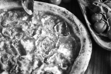 Lezzetli taze İtalyan pizzası. Yakın plan.