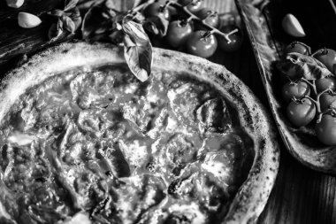 Lezzetli taze İtalyan pizzası. Yakın plan.