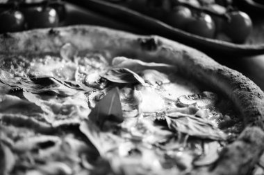 Lezzetli taze İtalyan pizzası. Yakın plan.