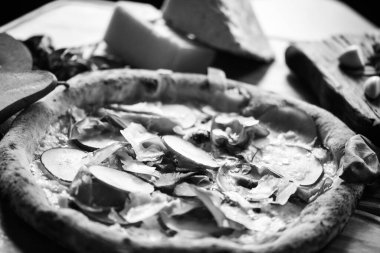 Lezzetli taze İtalyan pizzası. Yakın plan.