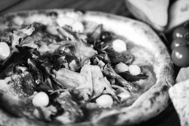 Lezzetli taze İtalyan pizzası. Yakın plan.