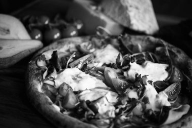 Lezzetli taze İtalyan pizzası. Yakın plan.