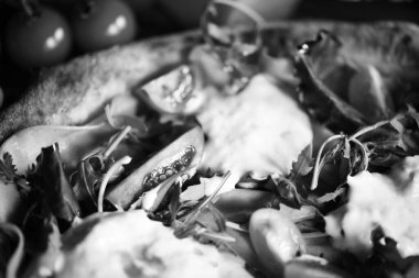 Lezzetli taze İtalyan pizzası. Yakın plan.