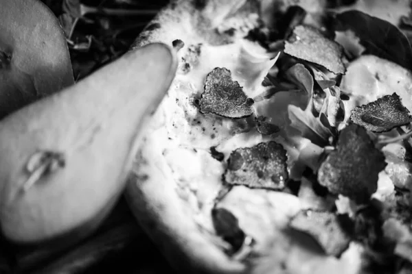 Νόστιμη Ιταλική Πίτσα Φρέσκα Υλικά — Φωτογραφία Αρχείου