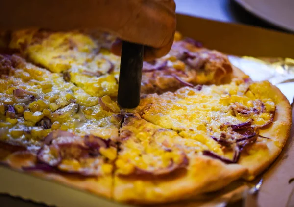 Delicious Italian Home Made Pizza — Zdjęcie stockowe