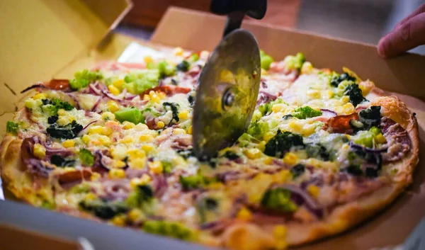 Delicious Italian Home Made Pizza Immagine Stock