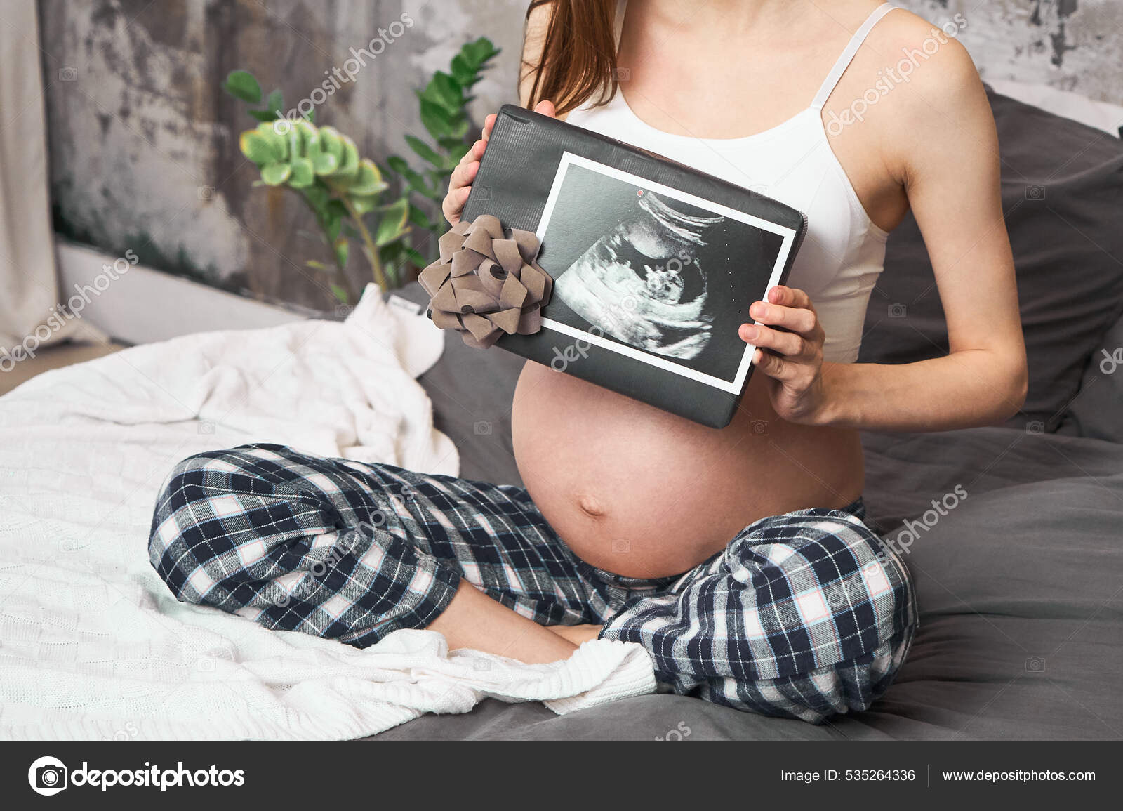 裸妊婦 