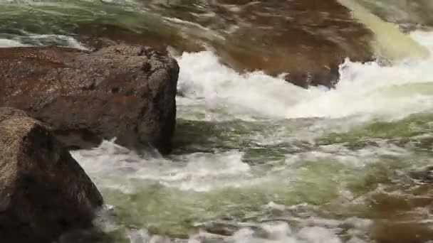 Aguas corrientes — Vídeos de Stock