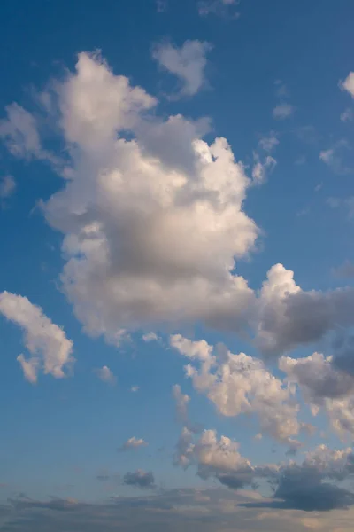 Cumulo Nuvole Tempesta Sullo Sfondo Cielo Blu Dopo Temporale — Foto Stock