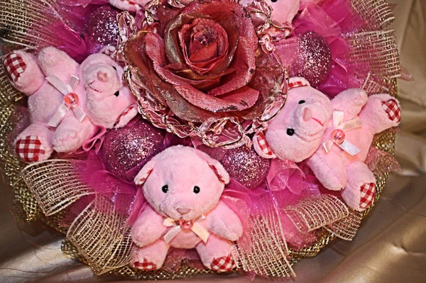 Tree Teddy bears in the original composition of pink color. — Stock Photo, Image