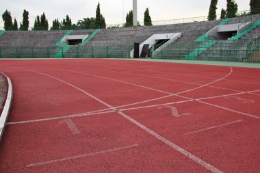 Atletizm pist başında. Atletizm başlangıcı