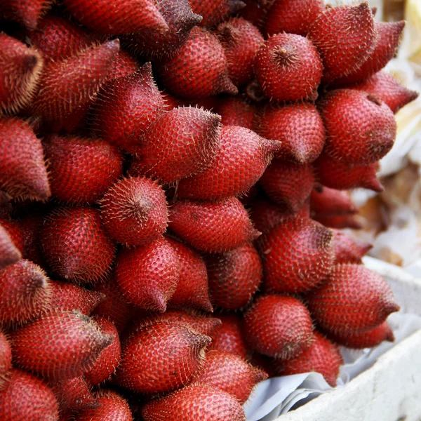 Fruta tropical Salacca ou zalacca — Fotografia de Stock