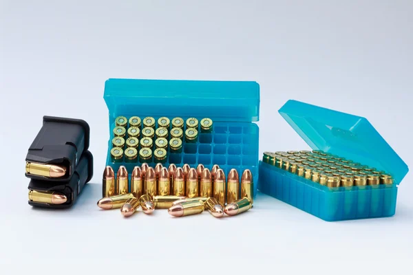 9mm copper bullet pistol Ammunition — Stock Photo, Image