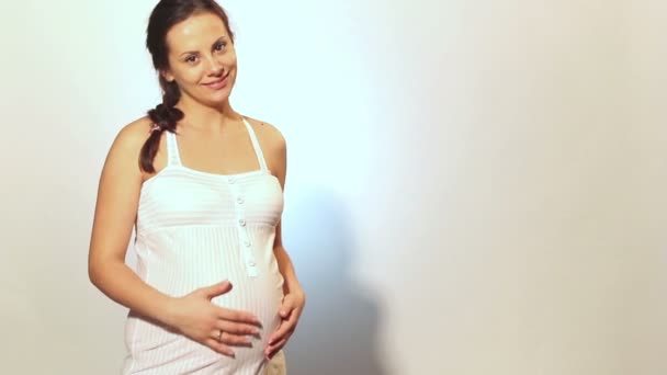 Νεαρό κορίτσι έγκυος, εγκυμοσύνη — Αρχείο Βίντεο