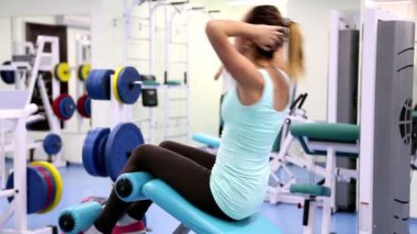 günlük spor salonu iş rutin genç kadınlar için