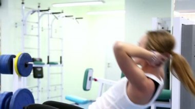 günlük spor salonu iş rutin genç kadınlar için