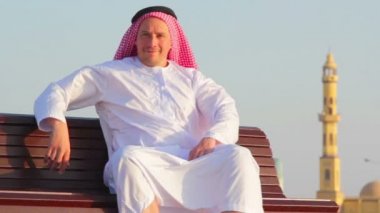 Müslüman erkek, Müslüman erkek aittir, contemplates