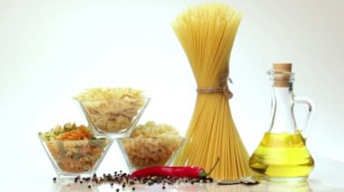 İtalyan spagetti, İtalyan pasta malzemeleri