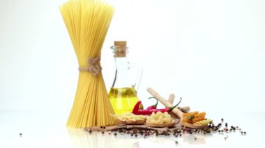 İtalyan spagetti, İtalyan pasta malzemeleri